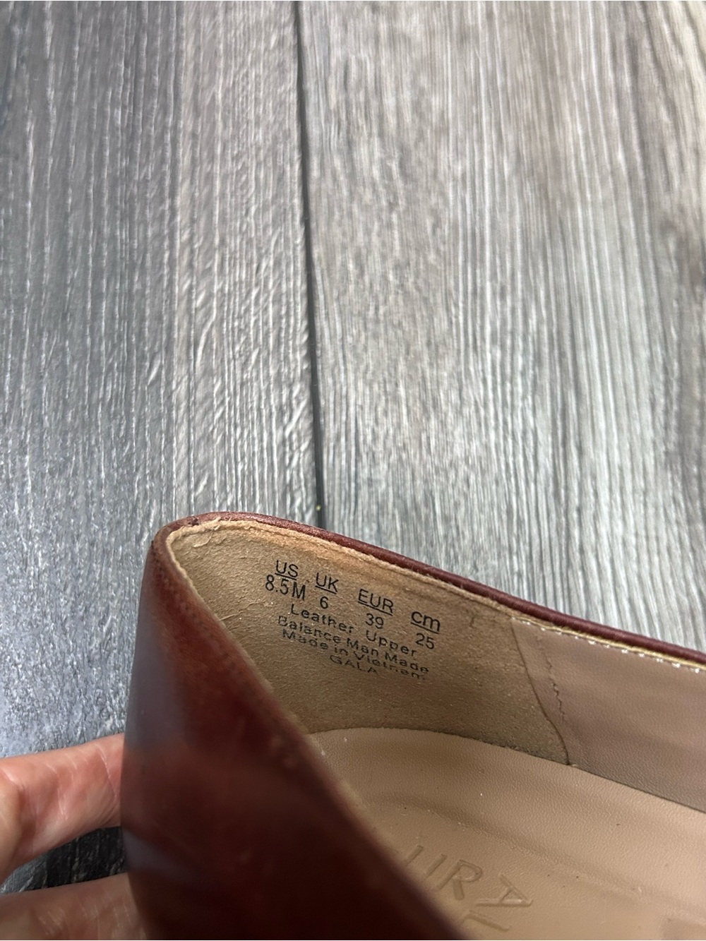 Naturalizer Burgundy Leather Loafers Gold Bit Detail Comfort Flats Size 8.5 - Picture 6 of 13